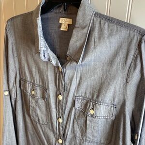 J. Crew women’s button up 100% cotton Blue size Medium